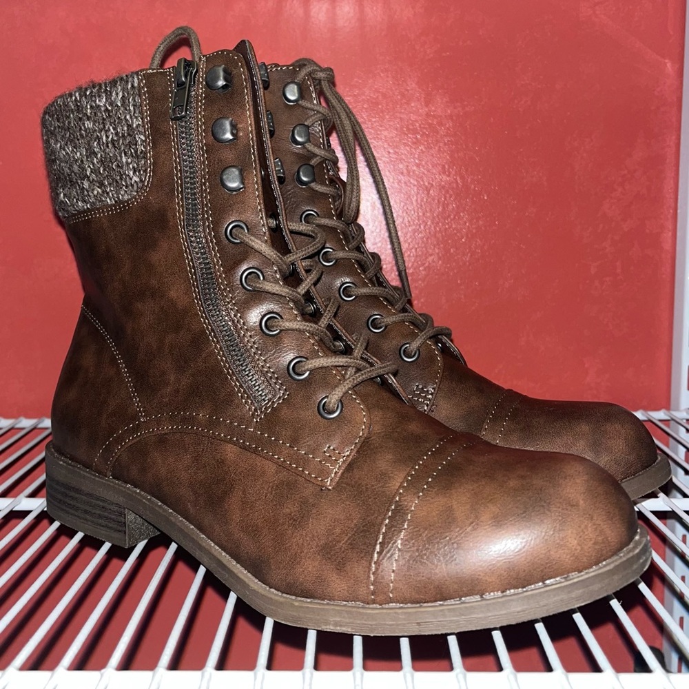 New in Box Falls Creek “Madelyn” women’s fashion boot